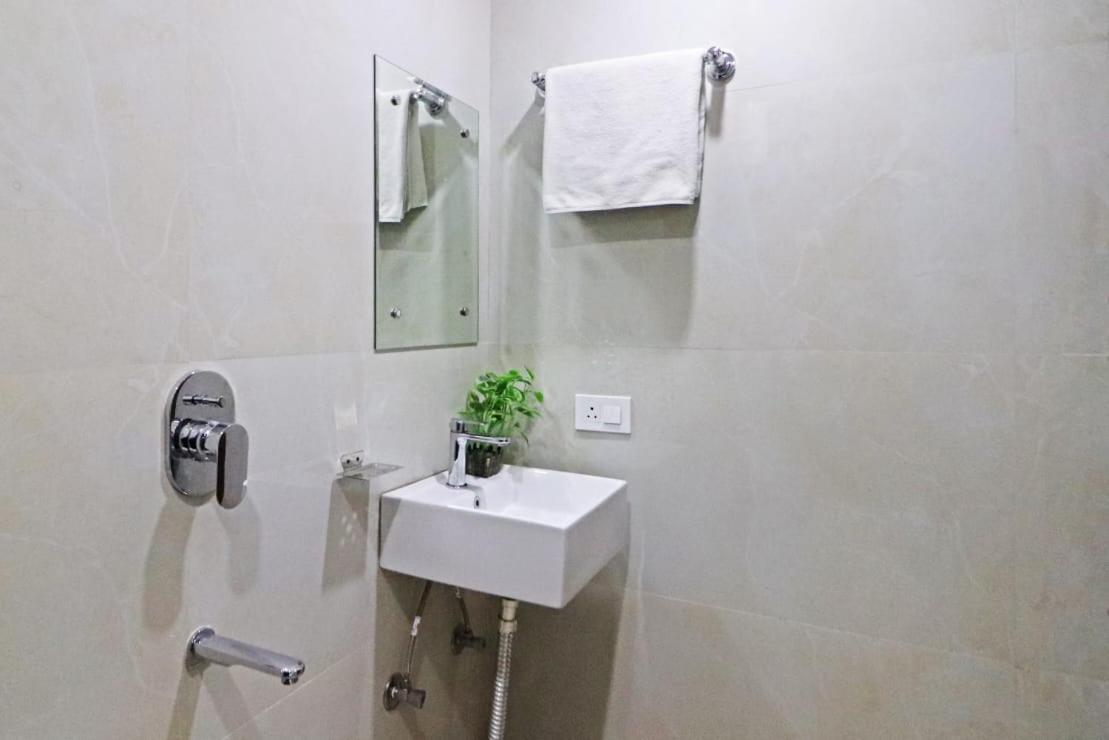 Hotel Vijaydeep Place Near Delhi Airport New Delhi Exterior foto
